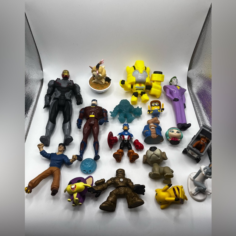 Random Action Figure Toy Lot Mostly Vintage Iron Man ET Captain America